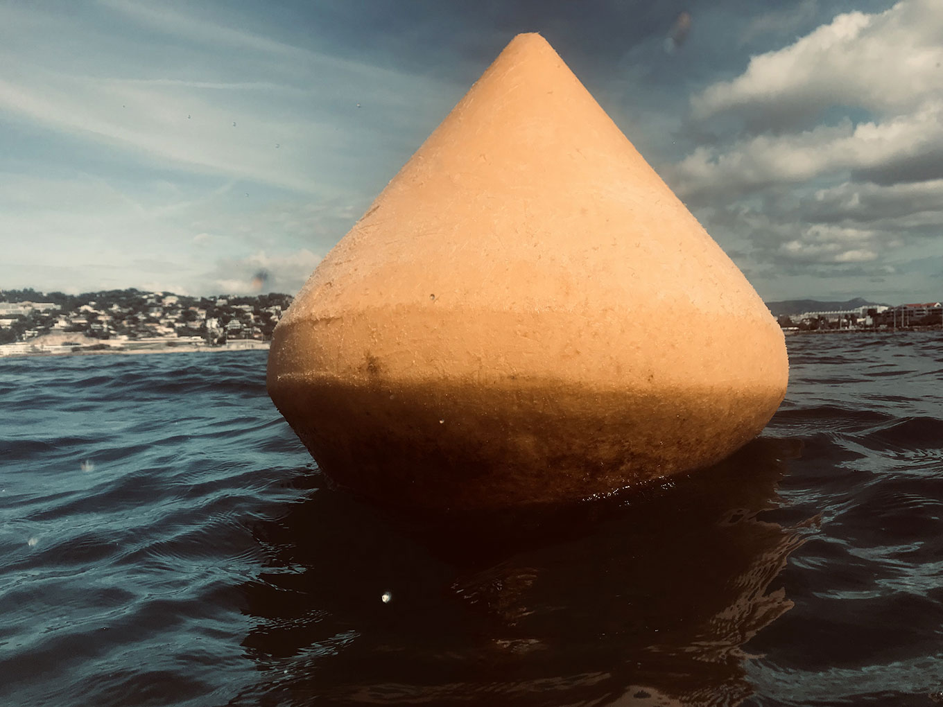 Bouée conique jaune