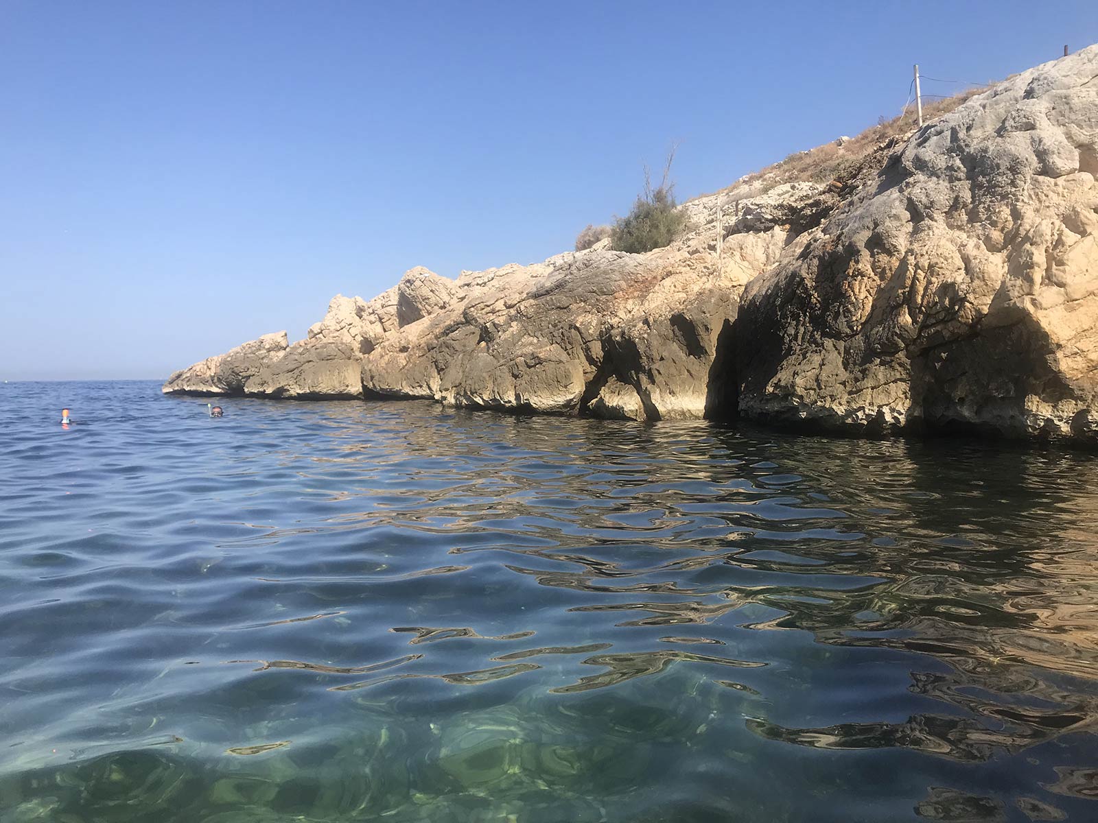 Dans la calanque de Saména