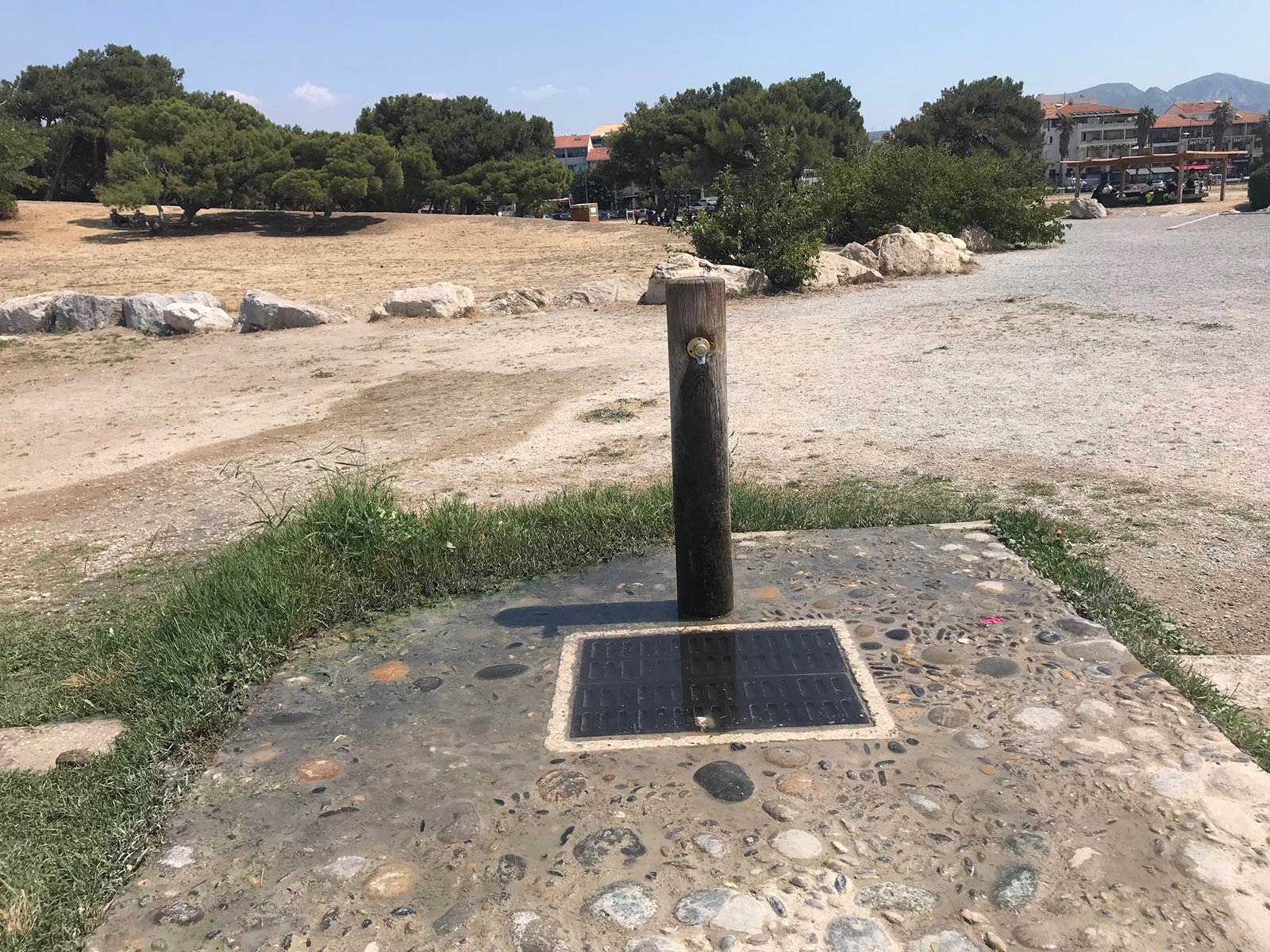 Fontaine d'eau potable bouchée