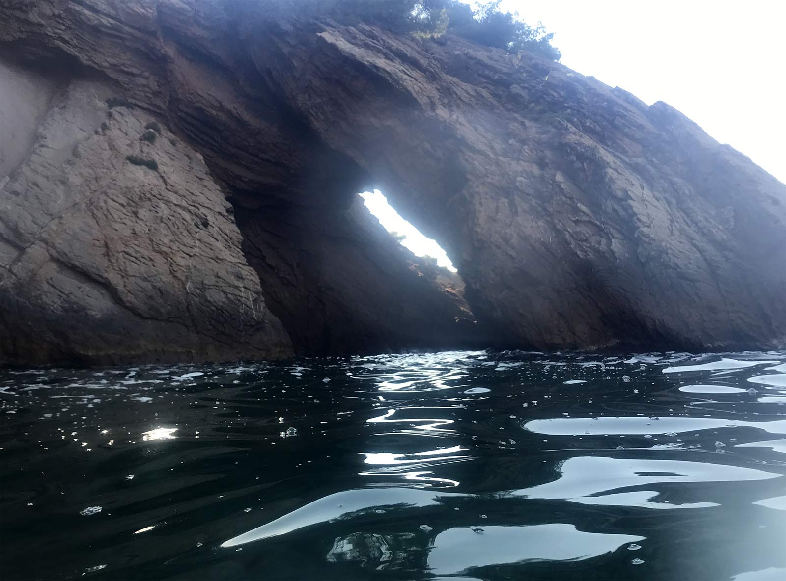 Trouée dans une paroi de la grotte aux hirondelles